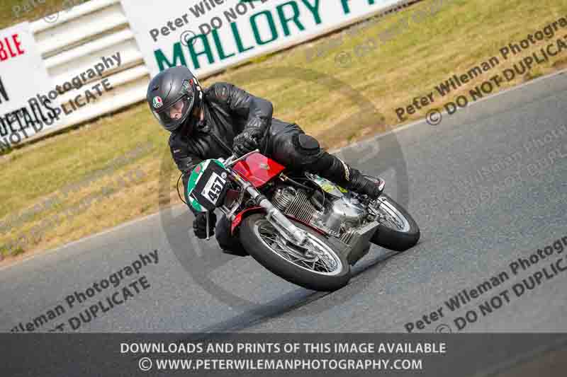 Vintage motorcycle club;eventdigitalimages;mallory park;mallory park trackday photographs;no limits trackdays;peter wileman photography;trackday digital images;trackday photos;vmcc festival 1000 bikes photographs